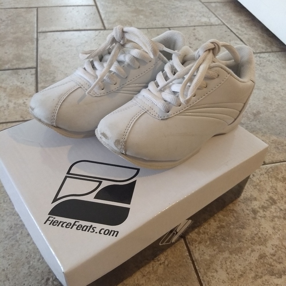 Fierce Feats Toddler girls Cheerleading Sneakers